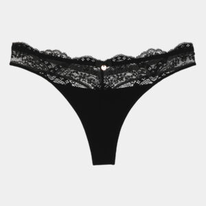 Verführung aus Spitze: Ob im Alltag oder für besondere Anlässe - die feine Spitze der Lace Deluxe überzeugt mit zeitloser Eleganz. Der String aus Mikrofaser und Spitze ist besonders schmeichelhaft.