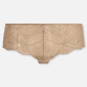 Verführung aus Spitze: Ob im Alltag oder für besondere Anlässe - die feine Spitze der Lace Deluxe überzeugt mit zeitloser Eleganz. Die Pants aus Voll-Spitze sind besonders schmeichelhaft. Das Model misst 180 cm und trägt die Konfektionsgröße DE 36. Dekolleté: 85 cm