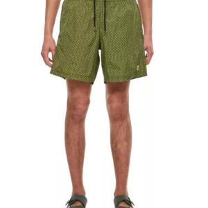 Diese Badeshorts von Alexander McQueen haben ein auffälliges Totenkopfmuster