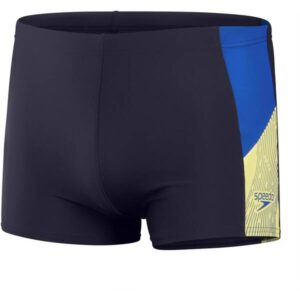 Schlichtes Styling fürs tägliche Schwimmtraining. Die Dive Aquashorts mit zweifarbigem Seiteneinsatz in leuchtendem Gelb und Blau sind ein absoluter Hingucker bei Speedo. Sie ist ideal für das tägliche Training und verfügt über einen Kordelzug für einen bequemen Sitz. Unser EnduraFlex Material bietet eine höhere Chlorbeständigkeit als herkömmliche Bademodestoffe und sitzt dank CREORA® HighClo™ länger wie neu. Darüber hinaus werden Nylongarne im EnduraFlex-Gewebe zu 100 % aus Abfällen hergestellt