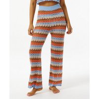 Bohemian Vibes mit der Santorini Sun Crochet Pant. Gefertigt mit raffinierten Häkeldetails und einer entspannten Passform