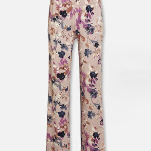 Mit einem traumhaften Wasserfarbendruck in Mauve wird die Hose der Artful Flowers Serie zum Highlight. Der besonders weiche TENCEL™ Modal Stoff bietet höchsten Komfort und eine bequeme Passform. Ideal zum Kombinieren mit dem passenden Shirt.