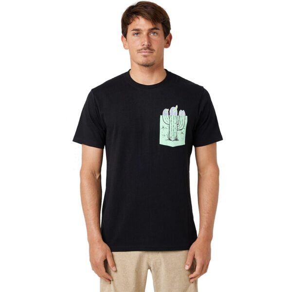 **Das In Da Pocket Surfshirt von Rip Curl amüsiert durch seine Grafik!** Dieses wunderschöne T-Shirt kommt mit einem humorvollen Print auf der Brusttasche.