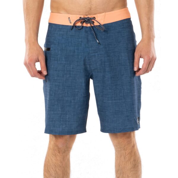 Mirage Core 20“ – Boardshorts. Die Mirage Core 20-Zoll-Boardshorts von Rip Curl gibt es aus verschiedenen Materialien mit und ohne kontrastierenden Bund und mit hüfthohem Reißverschluss.