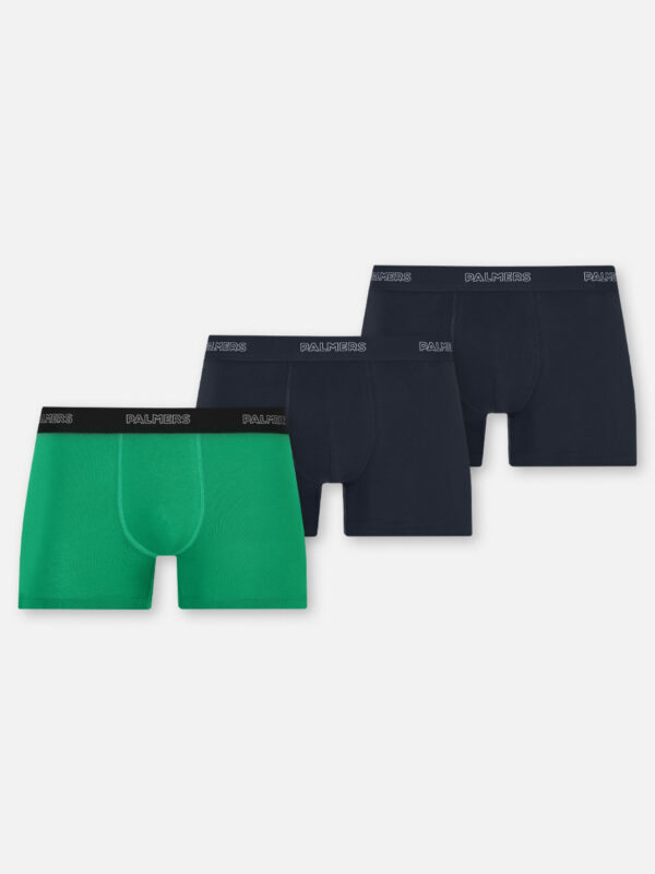 Die sportliche Pants aus softer Stretch Baumwoll Qualität bietet atmungsaktiven- und höchsten Tragekomfort. Der elastische und bequeme Bundgummi mit Palmers-Branding rundet die hervorragenden Trageeigenschaften ab. Das Dreierpack in modischen Farben ergänzend zu unserer unverwechselbaren Serie SPORT COTTON. Das Model misst 180 cm und trägt die Konfektionsgröße DE 48. Dekolleté: 97 cm