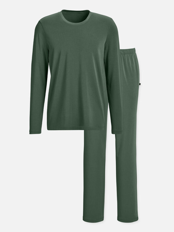 Der Night Comfort Pyjama in winterlichem Grün bietet sportlichen Stil und höchsten Komfort. Gefertigt aus angenehmer Cotton TENCEL Micromodal Qualität von Lenzing