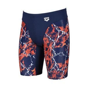 arena Jammer Badehose Earth Texture Männer MaxLife Setze Zeichen in unseren Earth Texture-Jammers. Diese Herrenbadehose sorgt mit ihrer geschmeidigen Form für verbesserte Geschwindigkeit im Wasser. Sie ist an den Beinen mit einem Tropfbild-Motiv bedruckt. Trage sie beim intensiven Schwimmen und Training. Erhältlich in drei verschiedenen Farbvarianten.MaterialMaxLife ist ein exklusiver Schwimmbekleidungsstoff von arena. Er bietet maximale Chlorresistenz und kombiniert ausgezeichnete Passform mit Formbeständigkeit und hydrodynamischer Leistung. Dazu ist er schnelltrocknend und hat einen eingebauten 50+