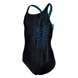 arena Badeanzug Mädchen Swim Pro Back Graphic PrintUnser Graphic Swim Pro One-Piece ist ein kontrastreicher Badeanzug für Mädchen mit sportlicher Ausstrahlung. Die Vorderseite ist mit unserem Namen x 3 in einem lebendigen Ton verziert und die Rückseite hat einen coolen Ausschnitt und einen farbenfrohen Einsatz. Dieses Design ist aus einem schnell trocknenden