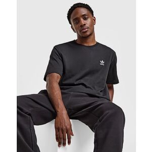 Klassiker wie dieser sind für jeden Kleiderschrank unverzichtbar. Mit seinem cleanen Understatement und einer Prise Streetstyle trifft dieses adidas Originals Piece genau den Zahn der Zeit und ist perfekt für jeden Tag. Es vereint weiche Baumwolle mit einem aufgestickten Trefoil und lässt sich so easy zu allem stylen. Vielseitigkeit ist unschlagbar.Die Baumwolle für dieses Produkt stammt aus der Better Cotton Initiative. Better Cotton wird durch das Chain-of-Custody-Modell der Massenbilanz bezogen. Dadurch ist bei Better Cotton keine physische Rückverfolgung bis zum Endprodukt möglich.Hier erfährst du mehr: https://bettercotton.org/who-we-are/our-logo/_• Dieses Model ist 184 cm groß und trägt Größe 50._• Regulär geschnitten_• Gerippter Rundhalsausschnitt_• 100 % Baumwolle_• Better Cotton wird durch das Chain-of-Custody-Modell der Massenbilanz bezogen - somit besteht die Möglichkeit