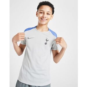 Zeig deinen Support auf dem Spielfeld mit diesem Nike Tottenham Hotspur FC Strike T-Shirt für Kinder. Dieses eng anliegende Trainings-T-Shirt in der Farbe Grey Fog besteht aus glattem