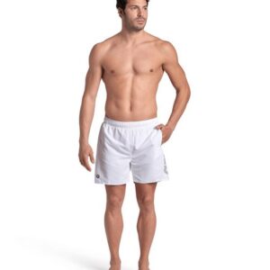 Arena - Fundamentals Logo R - Herren Badeshorts - Weiß Mit einer klassischen Badehose aus hochwertigem Tech-Stoff kannst du nichts falsch machen. Unsere Fundamentals Logo Herrenboxershorts ist vorn flach