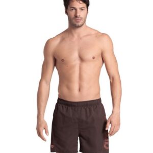 Arena - Fundamentals Logo R - Herren Badeshorts - Sepia Mit einer klassischen Badehose aus hochwertigem Tech-Stoff kannst du nichts falsch machen. Unsere Fundamentals Logo Herrenboxershorts ist vorn flach