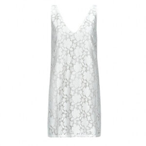 Desigual  Kurze Kleider VEST_LACE  Weiss In Damengrößen erhältlich. EU M.  Jetzt VEST_LACE  von Desigual  auf Spartoo.de versandkostenfrei bestellen!