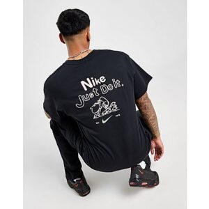 Wählen Sie dieses Jsut Do It T-Shirt für Herren von Nike für einen klassischen Swoosh-Stil. Dieses T-Shirt mit lockerer Passform in Schwarz ist aus weichem Baumwollstoff gefertigt und bietet Ihnen absoluten Komfort. Es hat einen Rundhalsausschnitt und kurze Ärmel für ein entspanntes Tragegefühl. Es hat eine Markengrafik auf der Rückseite und ein Nike-Branding auf der Brust. Maschinenwaschbar. | Unser Model ist 1