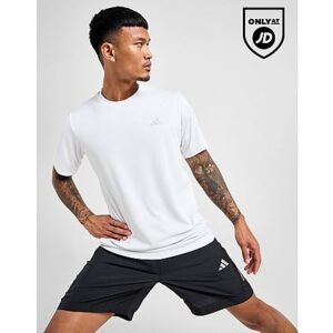 Machen Sie es sich beim Training einfach mit diesem Training Essential T-Shirt für Herren von adidas. Dieses T-Shirt mit normaler Passform in Weiß hat einen Rundhalsausschnitt und kurze Ärmel