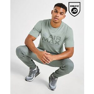 Aktualisieren Sie Ihren Look mit diesem Max T-Shirt für Herren von Nike. Dieses JD-exklusive T-Shirt in der Farbe Jade Horizon ist aus glattem Baumwollstoff gefertigt und bietet Komfort für jeden Tag. Es hat kurze Ärmel mit geripptem Rundhalsausschnitt und ist mit einem Air Max-Branding auf der Brust versehen. Maschinenwaschbar | Unser Model ist 1