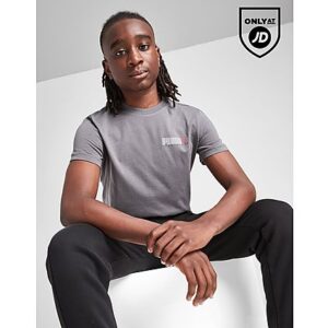 Frischen Sie Ihre Basics mit diesem Sportswear Essential Small Logo T-Shirt für Junioren von PUMA auf. Dieses JD-exklusive T-Shirt in Grau ist aus weichem Baumwollstoff für alltäglichen Tragekomfort gefertigt. Es hat kurze Ärmel mit geripptem Rundhalsausschnitt und ist mit einem kleinen PUMA-Logo auf der Brust versehen. Maschinenwaschbar.