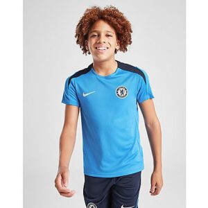 Entfessle dein Potenzial mit diesem Chelsea FC Strike Kinder-T-Shirt von Nike. In der Farbe Photo Blue ist dieses Top aus Polygewebe gefertigt und bietet leichten