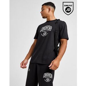 Mit diesem exklusiven adidas Originals Arch T-Shirt für Herren von JD bringst du deinen Streetwear-Stil auf das nächste Level. Das T-Shirt in Schwarz ist aus 100 % Baumwolle gefertigt und fühlt sich superweich und langanhaltend bequem an. Es hat einen Rundhalsausschnitt und kurze Ärmel für einen klassischen Look und ist mit dem adidas-Branding und dem ikonischen Trefoil auf der Brust versehen. Maschinenwaschbar | Unser Model ist 1