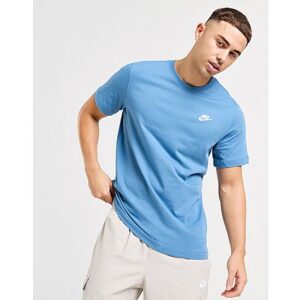 Bring frischen Wind in deine Garderobe mit diesem Nike Core T-Shirt für Herren. Dieses Standard-Fit Oberteil ist in der Farbe Aegan Storm gehalten und besteht aus weicher Baumwolle. Die kurzen Ärmel und der gerippte Rundhalsausschnitt sorgen für einen klassischen Look