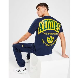 Designt für Creators. Dieses adidas T-Shirt versprüht mit seinem modernen Look sportliche Retrovibes. Die auffällige Trefoil Grafik mittig auf der Vorderseite spiegelt sich in extragroß auf der Rückseite. Außerdem trägt es sich durch das Baumwollmaterial den ganzen Tag über superbequem und der Rundhalsausschnitt verpasst ihm ein klassisches Finish._• Dieses Model ist 188 cm groß und trägt Größe 50._• Regulär geschnitten_• Rundhalsausschnitt_• 100 % Baumwolle