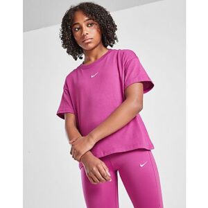 Bring a vibrant look to your everyday 'fits with this junior girls' Boxy Essential T-Shirt from Nike. In a Hot Fuchsia colourway