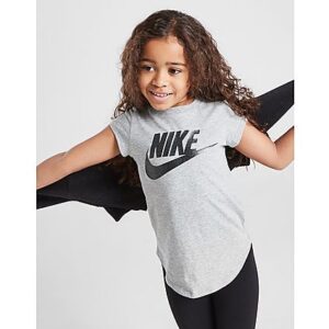 Add some sparkle to their Swoosh with this children's Futura Evergreen T-Shirt from Nike. In a Grey colourway