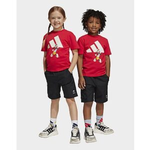 Ihre ersten Abenteuer mit Disneys Micky Maus. Dieses adidas T-Shirt-Set für Kinder ist der perfekte Begleiter für Spiel und Spaß. Der weiche