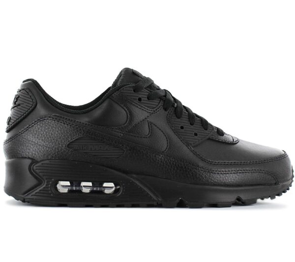 100% Original Nike !  Herstellerfarbe:  Black / Black- Black   Obermaterial:  Leder   Zustand:  Neu  und  Originalverpackt         Der Nike Air Max 90 LTR bleibt seinen Wurzeln als klassischer Laufstyle mit der ikonischen Waffelsohle