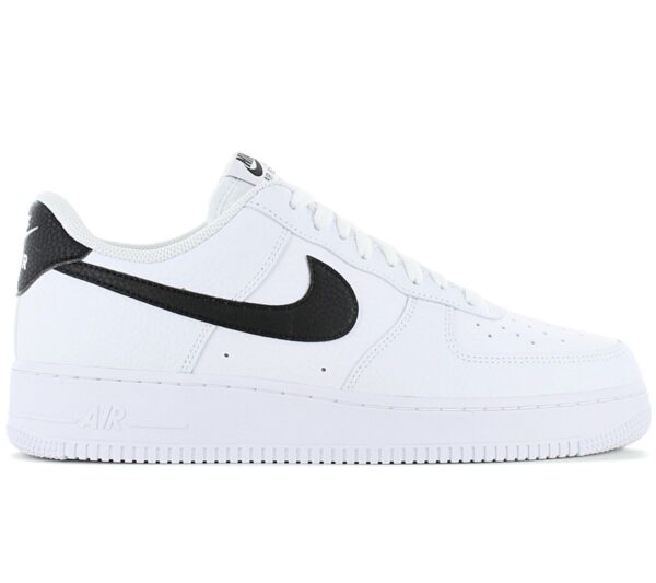 100% Original Nike !  Herstellerfarbe:  White / Black   Obermaterial:  Leder   Zustand:  Neu  und  Originalverpackt         Mit Streetstyle-Ikone Air Force 1 erhältst du retro-inspirierte Ästhetik erster Güte. Seine bewährten Funktionen wie vernähte Overlays und die klassische Farbgebung stehen ganz in der Air Force 1-Tradition