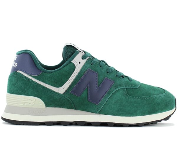 100% Original New Balance !  Herstellerfarbe:  Green / Navy   Obermaterial:  Leder - Textil   Zustand:  Neu  und  Originalverpackt         Der New Balance ML574 ist der perfekte Freizeit-Sneaker. Durch seinen frischen und robusten Look ein echter Hingucker. Weiterhin verschafft die komfortable EVA-Zwischensohle und die robuste Gummi-Außensohle ein angenehmes Tragegefühl.      Gepolsterter Einstieg.  Verstärkter Fersenbereich durch externen Fersenstabilisator.  Sportliches Design.  Leicht Profilierte Laufsohle.  Perforationen sorgen für Atmungsaktivität.  Dämpfende EVA Zwischensohle.  Logo an Zunge