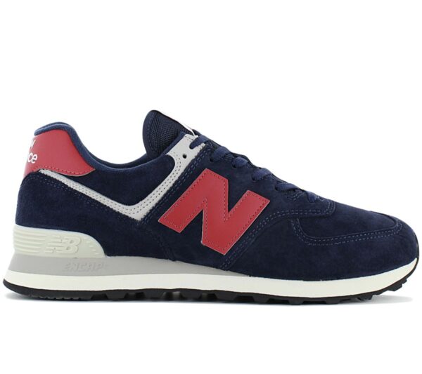 100% Original New Balance !  Herstellerfarbe:  Navy / Red   Obermaterial:  Leder   Zustand:  Neu  und  Originalverpackt         Der New Balance ML574 ist der perfekte Freizeit-Sneaker. Durch seinen frischen und robusten Look ein echter Hingucker. Weiterhin verschafft die komfortable EVA-Zwischensohle und die robuste Gummi-Außensohle ein angenehmes Tragegefühl.      Gepolsterter Einstieg.  Verstärkter Fersenbereich durch externen Fersenstabilisator.  Sportliches Design.  Leicht Profilierte Laufsohle.  Perforationen sorgen für Atmungsaktivität.  Dämpfende EVA Zwischensohle.  Logo an Zunge