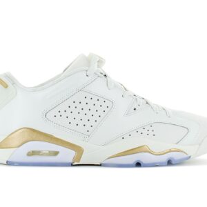 100% Original Jordan !  Herstellerfarbe:  Spruce Aura / Metallic Gold   Obermaterial:  Leder   Zustand:  Neu  und  Originalverpackt         Dieser Air Jordan 6 zollt der Tradition der Lunar New-Year Festivitäten Tribut mit durchdachten Details auf rissigem Leder in Spruce-Aura. Die Akzente auf der Mittelsohle und rund um das Air Jordan Fersenlogo bringen den Style auf ein neues Level. Das Kragenfutter aus Satin verleiht dem Schuh einen hochwertigen Touch. Mit dieser besonderen Version des Air Jordan 6 Low wirst du einem auffälligen Look haben.       Air Max Dämpfung in der Ferse.  Jordan Logo auf der Zunge und Ferse.  Schnürung für Style und optimalen Sitz.  Komfortable Polsterung am Bund und Zunge.  Laufsohle aus Gummi.  Schaumstoff Mittelsohle.  Gekapselte Air-Dämpfung im Vorfuß.  LIMITED EDITION.