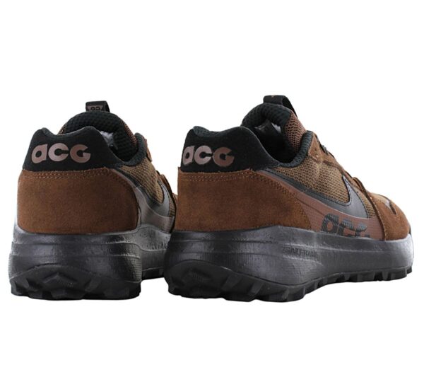 ist diese Kollektion auf alles vorbereitet.      Dieser Nike ACG Lowcate ist wie geschaffen für raue Pfade und Erkundungstouren in der Stadt. Ob auf der Straße oder in den Parks oder Trails ? in diesen klassischen Schuhen