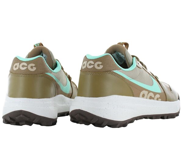 ist diese Kollektion auf alles vorbereitet.      Dieser Nike ACG Lowcate ist wie geschaffen für raue Pfade und Erkundungstouren in der Stadt. Ob auf der Straße oder in den Parks oder Trails ? in diesen klassischen Schuhen