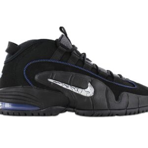 100% Original Nike !  Herstellerfarbe:  Black / Metallic Silver   Obermaterial:  Leder / Mesh   Zustand:  Neu  und  Originalverpackt         Dieses Nike Air Max Penny - All Star Modell - ist ein perfekter Leckerbissen für alle Fans von Penny Hardaway. Das Obermaterial der Schuhe besteht aus hochwertigem schwarzem Nubuk mit roten Details.     Zu Zeiten der Orlando Magic war der Spieler für seine unkonventionellen Spielzüge und überdurchschnittlichen Fähigkeiten bekannt. In dem vorgestellten Modell Nike Air Max Penny ?All Star? spielte Hardaway 1996 die Hauptrolle im All-Star Game. Seitdem ist die Neuauflage nur einmal im Jahr 2014 erschienen..       Das Obermaterial kombiniert weiches Nubukleder mit Mesh und sorgt so für einen hochwertigen und dennoch strapazierfähigen Look.  Schnürung für individuellen Style und optimalen Sitz.  Komfortable Polsterung am Bund und Zunge.  Laufsohle aus Gummi.  Designdetails wie das aufgestickte Fersenlogo und der Juwelen-Swoosh feiern Penny Hardaway.  Die weiche