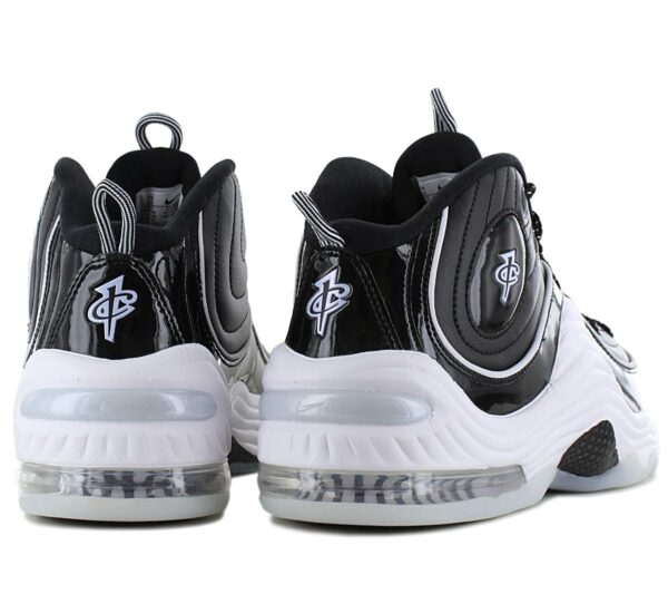 die ihren Off-Court-Style auffrischen möchten. Mit dem Air Penny 2 macht Nike eine Rückblende auf das Jahr 1996. Der auffällige und unverwechselbare Air Penny war der erste