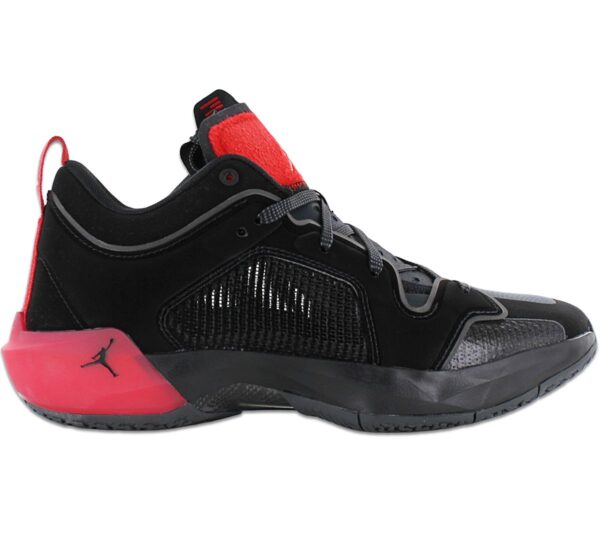 100% Original Jordan !  Herstellerfarbe:  Black / University Red / Dark Grey / Metallic Gold   Obermaterial:  Mesh / Synthetik   Zustand:  Neu  und  Originalverpackt         Du hast den Basketball-Style und die Geschwindigkeit. Hol dir die passenden Schuhe