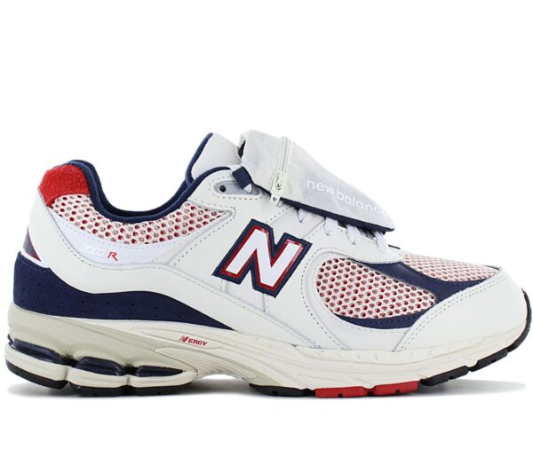 100% Original New Balance !  Herstellerfarbe:  Sea Salt / Team Red   Obermaterial:  Leder / Mesh   Zustand:  Neu  und  Originalverpackt         Die in Boston ansässige Marke New Balance bedarf keiner Vorstellung