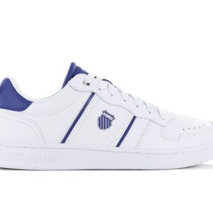 100% Original K-Swiss !  Herstellerfarbe:  White / Sodalite Blue   Obermaterial:  Leder   Zustand:  Neu  und  Originalverpackt         Dieses neue Design hat einen modernen und zeitlosen Look mit einigen Retro-Details aus den 70er Jahren. Das Zehenkappen-Design verleiht diesem lässig-schicken Court Sneaker einen sportlichen Retro-Look. Dieser Lozan-Match ist Teil der Schildkollektion