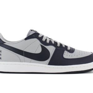 100% Original Nike !  Herstellerfarbe:  Granite / Dark Obsidian - Sail   Obermaterial:  Leder   Zustand:  Neu  und  Originalverpackt         Mit dem Nike Terminator Low kannst du deine Schuhe optimal ausnutzen. Das Obermaterial aus Leder sorgt für einen Premium-Look