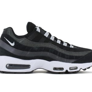 100% Original Nike !  Herstellerfarbe:  Black / Pure Platinum - Anthracite   Obermaterial:  Leder - Textil   Zustand:  Neu  und  Originalverpackt         Der Air Max 95 wurde von der Laufmode der 90er inspiriert. Er kombiniert unglaublichen Tragekomfort mit einem schnellen Style. Die geschwungenen Seiteneinsätze verleihen jedem Outfit einen natürlichen Fluss. Sichtbare Nike Air-Elemente in Ferse und Vorfuß sorgen für leistungsstarken Tragekomfort.       Nike Air Max Einheit im Vorfussbereich und an der Ferse.  Robustes Schlaufenschnürsystem.  Zunge und Ferse weich gepolstert.  Robuste Vollgummi-Außensohle mit Waffelprofil.  Nike Swoosh Logo auf der Zunge.  Innenschuh besteht aus Textil und sorgt so für Atmungsaktivität.  Verstärkte Ferse.  Herausnehmbare Einlegesohle.