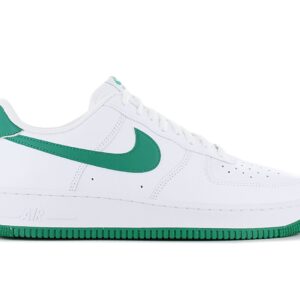 100% Original Nike !  Herstellerfarbe:  White / Malachite - White   Obermaterial:  Leder   Zustand:  Neu  und  Originalverpackt         Mit Streetstyle-Ikone Air Force 1 erhältst du retro-inspirierte Ästhetik erster Güte. Seine bewährten Funktionen wie vernähte Overlays und die klassische Farbgebung stehen ganz in der Air Force 1-Tradition