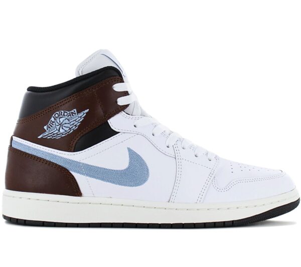 100% Original Jordan !  Herstellerfarbe:  White / Blue Grey / Black - Sail   Obermaterial:  Leder   Zustand:  Neu  und  Originalverpackt         Dieser AJ1 ist ein Must-have für jeden Sneakerfan. Diese Schuhe geben dir den Tragekomfort