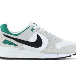 100% Original Nike !  Herstellerfarbe:  White / Black - Malachite   Obermaterial:  Leder / Textil   Zustand:  Neu  und  Originalverpackt         Der Pegasus 89 vereint Vintage-Vibes mit neuen Technologien. Dieser Schuh vereint klassische Formen mit maximalem Tragekomfort. Dieser sehr bequeme Air Pegasus 89 Sneaker überzeugt durch sein strapazierfähiges und atmungsaktives Obermaterial aus Leder und Textil. Dank der textilen Innenmaterialien hast du einen angenehmen Komfort mit gleichzeitiger Atmungsaktivität.       Fersen-Clip zur Eindämmung.  Schnürung für individuellen Style und optimalen Sitz.  Komfortable Polsterung am Bund und Zunge.  Das integrierte Traktionsmuster aus Nassgummi bietet unter allen Bedingungen hervorragenden Grip.  Nike Air Dämpfung in der Ferse.  Nike Details.  Innenfutter Textil.