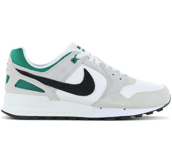 100% Original Nike !  Herstellerfarbe:  White / Black - Malachite   Obermaterial:  Leder / Textil   Zustand:  Neu  und  Originalverpackt         Der Pegasus 89 vereint Vintage-Vibes mit neuen Technologien. Dieser Schuh vereint klassische Formen mit maximalem Tragekomfort. Dieser sehr bequeme Air Pegasus 89 Sneaker überzeugt durch sein strapazierfähiges und atmungsaktives Obermaterial aus Leder und Textil. Dank der textilen Innenmaterialien hast du einen angenehmen Komfort mit gleichzeitiger Atmungsaktivität.       Fersen-Clip zur Eindämmung.  Schnürung für individuellen Style und optimalen Sitz.  Komfortable Polsterung am Bund und Zunge.  Das integrierte Traktionsmuster aus Nassgummi bietet unter allen Bedingungen hervorragenden Grip.  Nike Air Dämpfung in der Ferse.  Nike Details.  Innenfutter Textil.