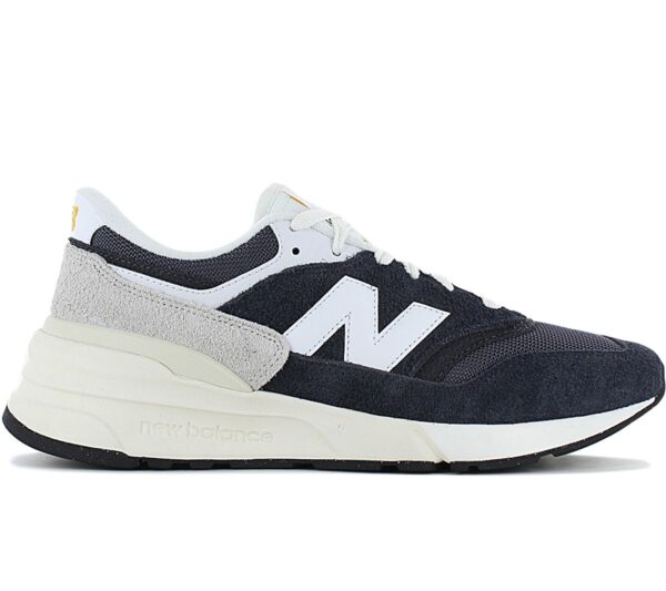 100% Original New Balance !  Herstellerfarbe:   Phantom / Magnet   Obermaterial:  Leder - Textil   Zustand:  Neu  und  Originalverpackt         Der New Balance Sneaker stammt vom Klassiker 997 ab und ist vor allem für diejenigen gedacht