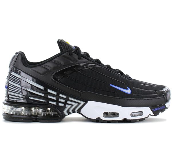 100% Original Nike !  Herstellerfarbe:  Black / Metallic Silver   Obermaterial:  Textil - Mesh - Leder   Zustand:  Neu  und  Originalverpackt         Zeig deinen markanten Style mit dem Nike Air Max Plus 3