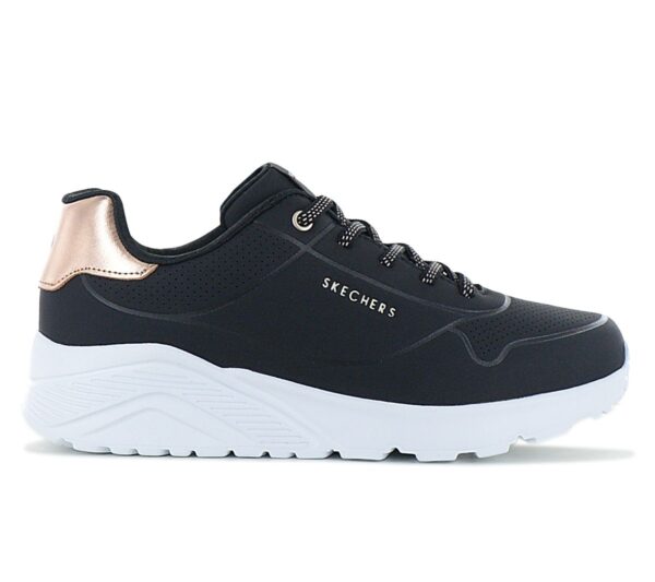 100% Original Skechers !  Herstellerfarbe:  Black   Obermaterial:  Synthetik   Zustand:  Neu  und  Originalverpackt          Sichere dir einen stylischen Auftritt mit dem komfortablen Skechers Street Uno Lite.      Dieser modische Sneaker mit Stretch-Schnürung verfügt über ein Obermaterial aus synthetischem Durabuck mit Metallic-Details