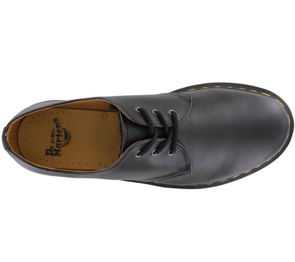 erstklassigen Komfort mit elegantem Design zu vereinen.      Gefertigt aus klassischem Dr. Martens Glattleder.  Mit der Goodyear Rahmennaht. Obermaterial und Sohle sind verschweißt und zusammengenäht